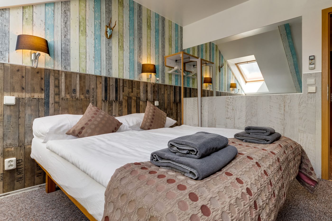 Royal-Court-Hotel-Room-11