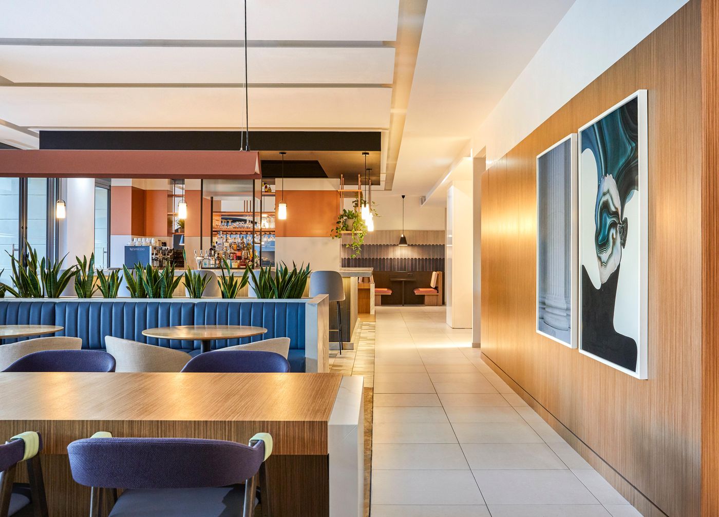 Crowne-Plaza-Paris-Republique-Bar-17