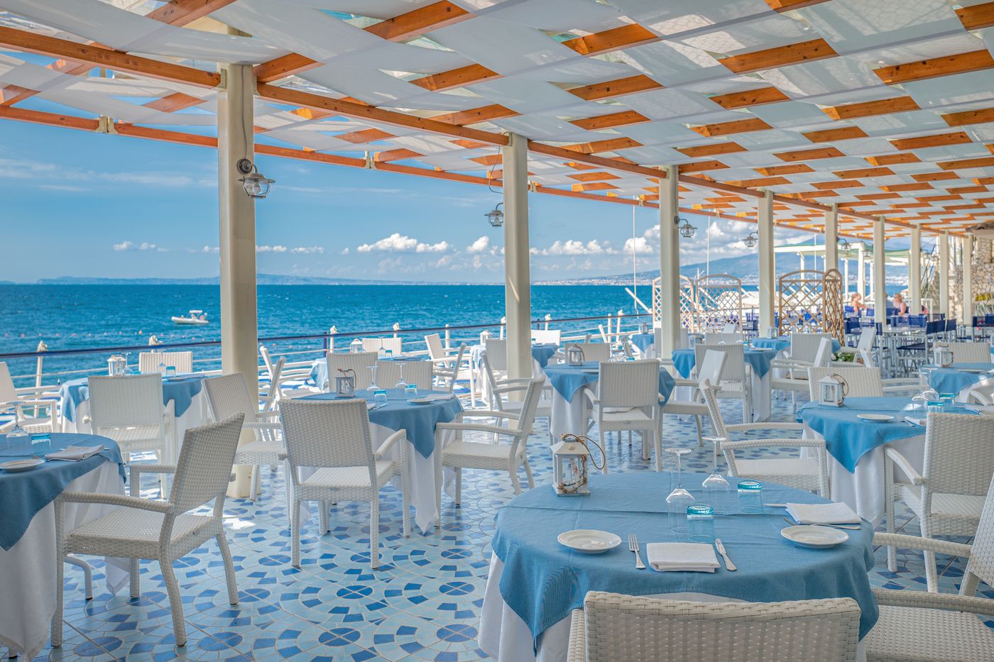 Hotel-Sporting---Sorrento-Coast-Beach-1