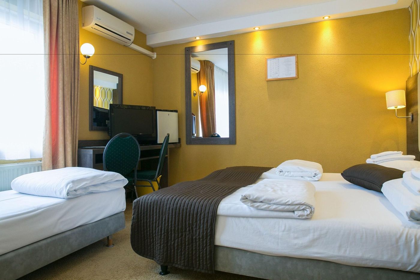 Hotel-Zwanenburg-Amsterdam-Airport-Room-21
