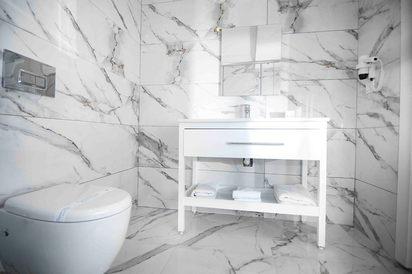 Ocean-Blue-High-Class-Hotel-Room-44