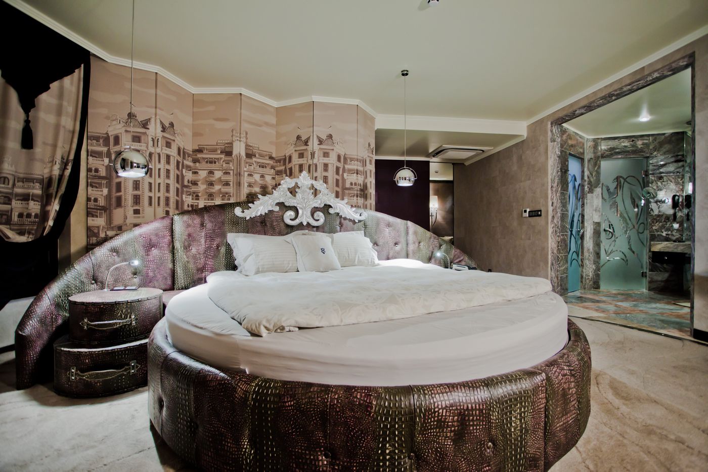 Royal-Castle-Room-18