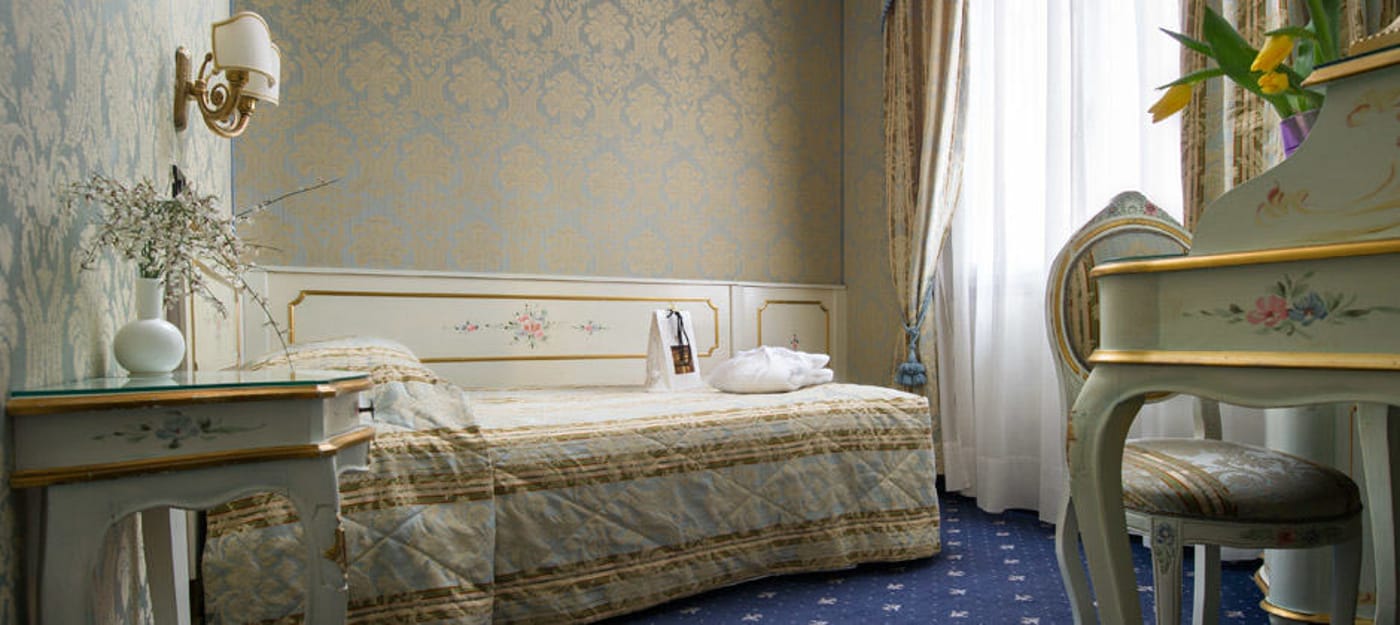 Carlton-on-the-Grand-Canal-Room-27