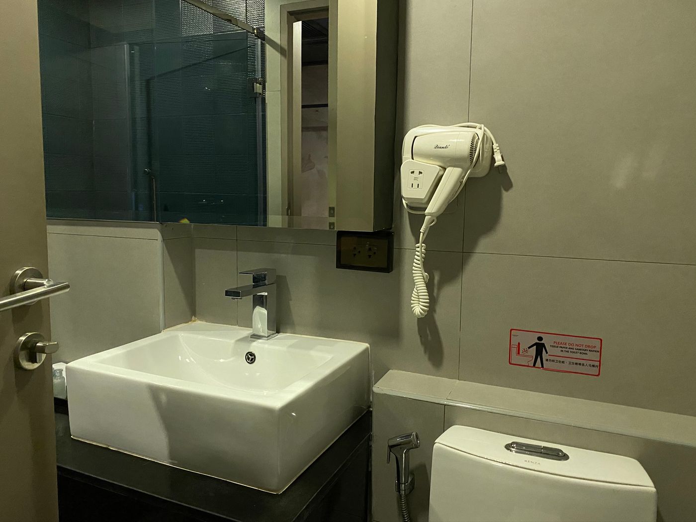 De-Prime-Rangnam-Hotel-Room-40