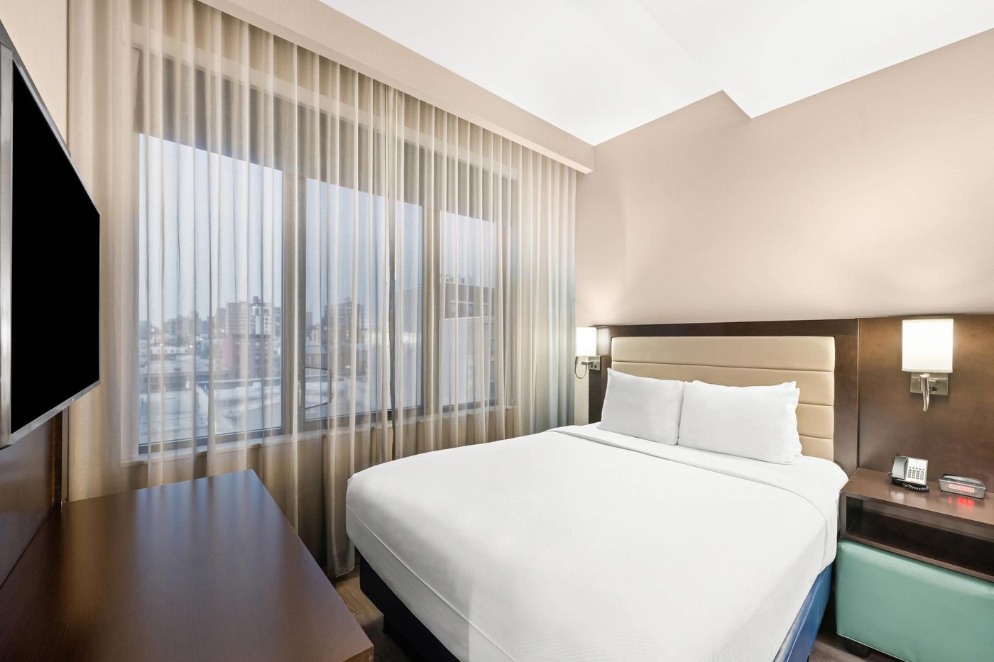 Comfort-Inn-Prospect-Park-Brooklyn-Room-28