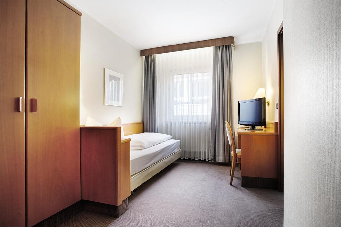 Am Jakobsmarkt-Germany-NUREMBERG-General view-3