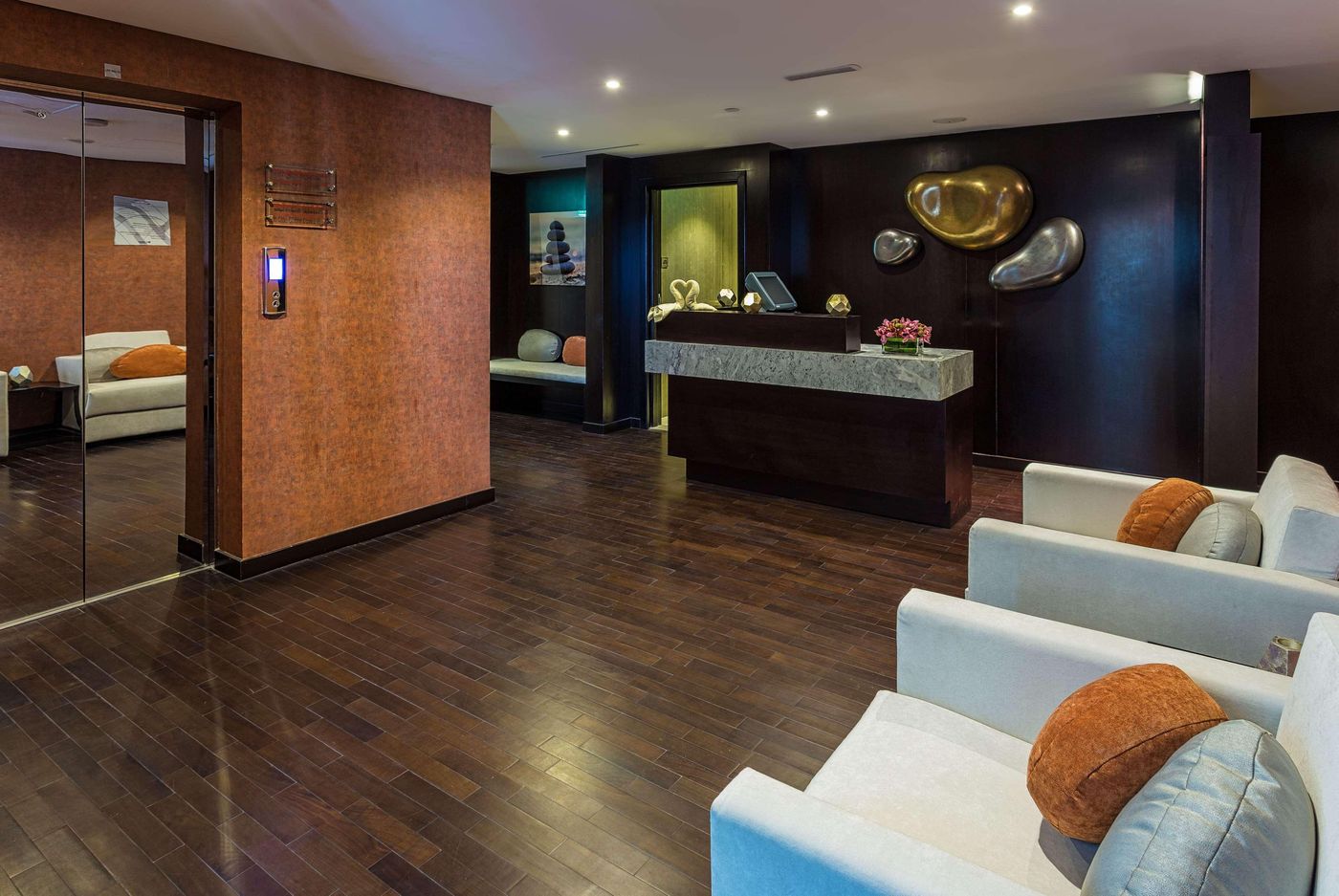 Wyndham-Dubai-Marina-Sports-and-Entertainment-54