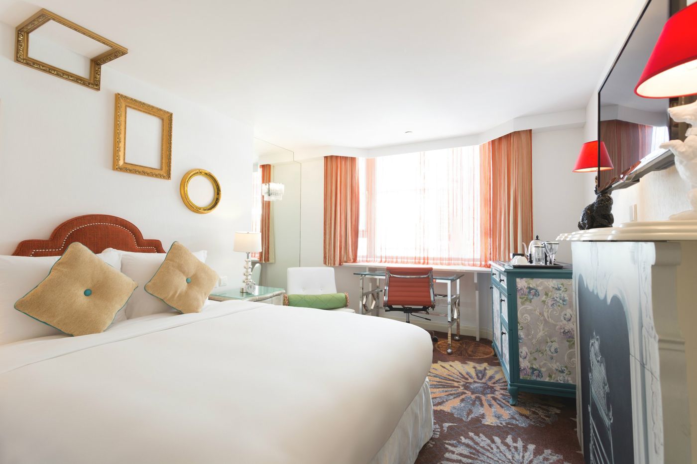 The-Luxe-Manor-Room-9