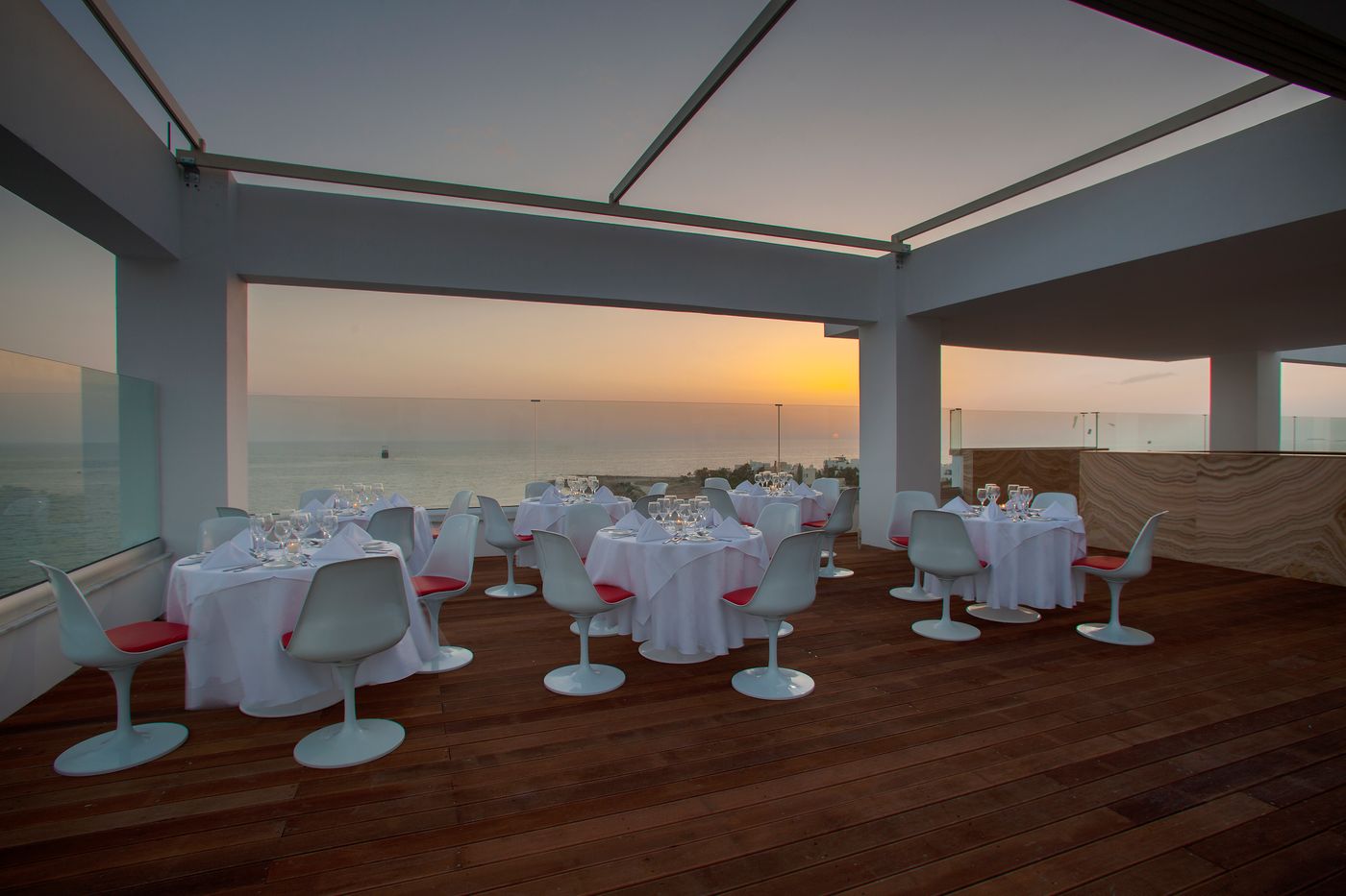 King Evelthon Beach Hotel and Resort