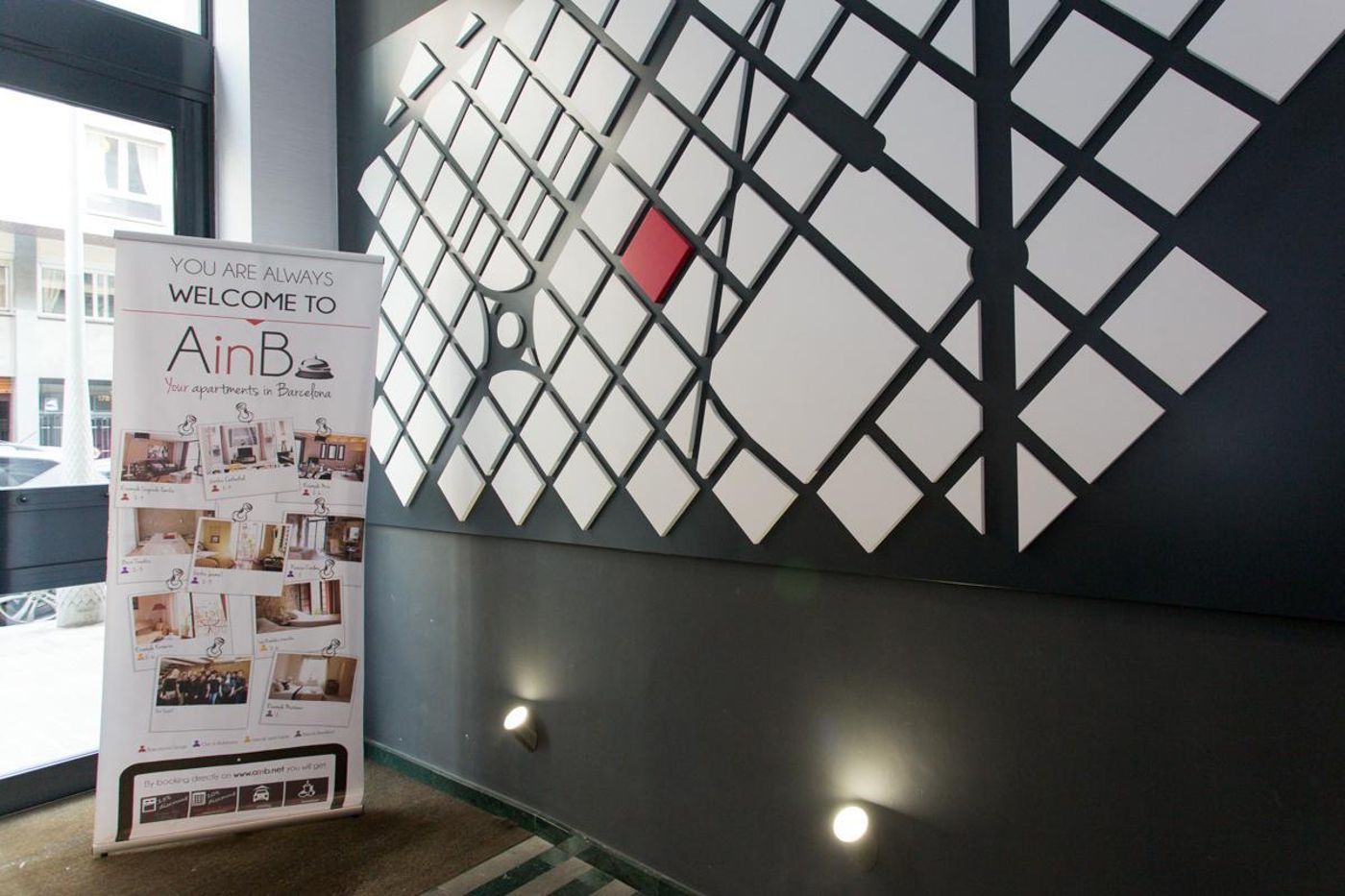 AinB Sagrada Familia Apartments-Spain-BARCELONA-Lobby-6