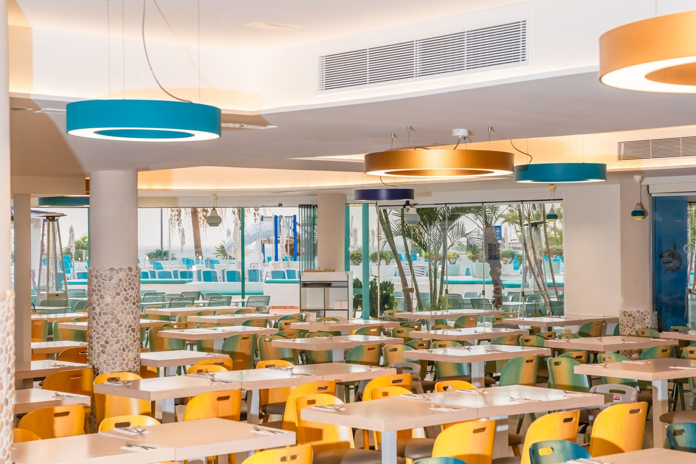 Hovima-La-Pinta-Beachfront-Family-Hotel-Restaurant-43