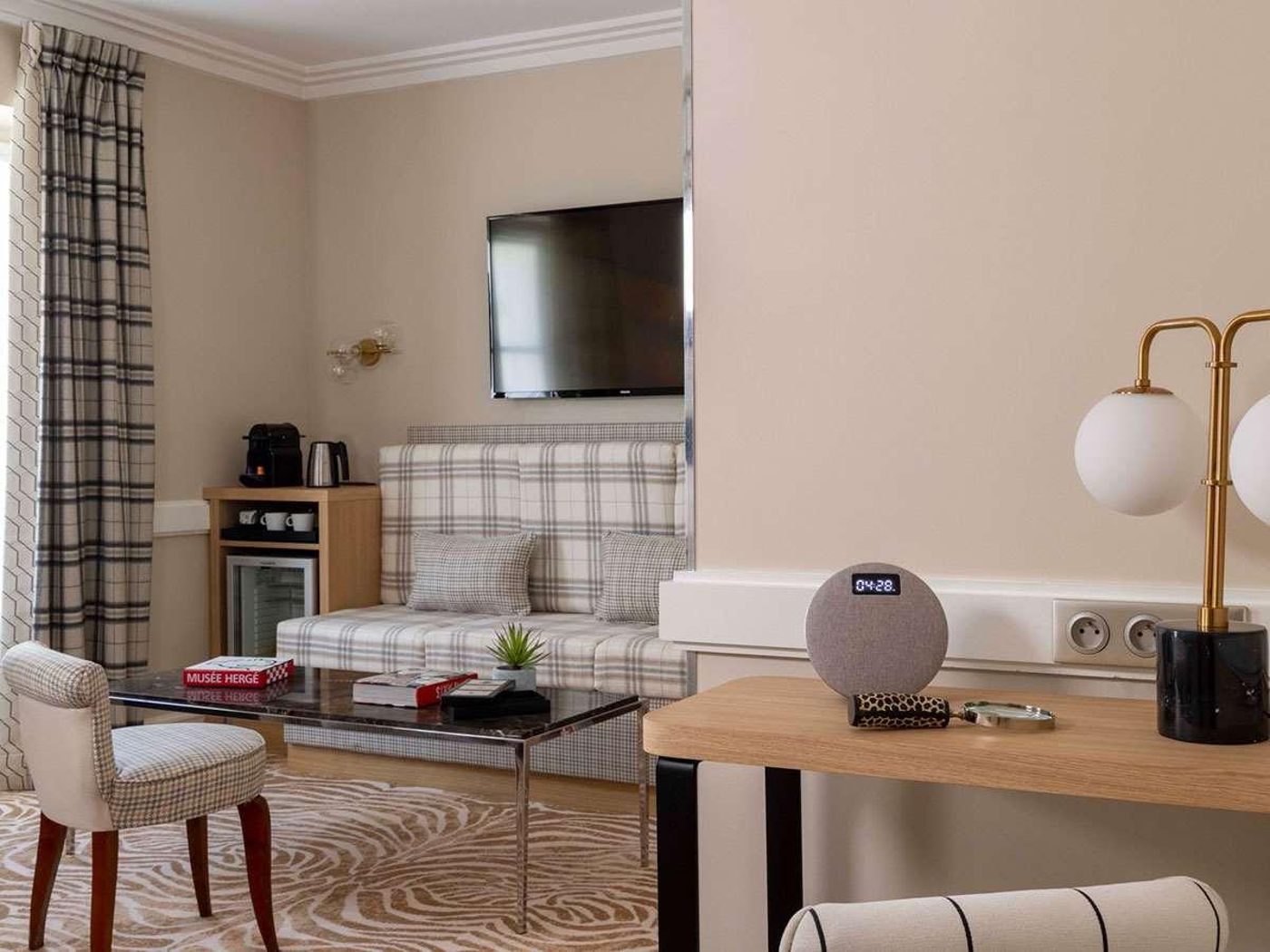 Hotel-Sleeping-Belle-Room-36