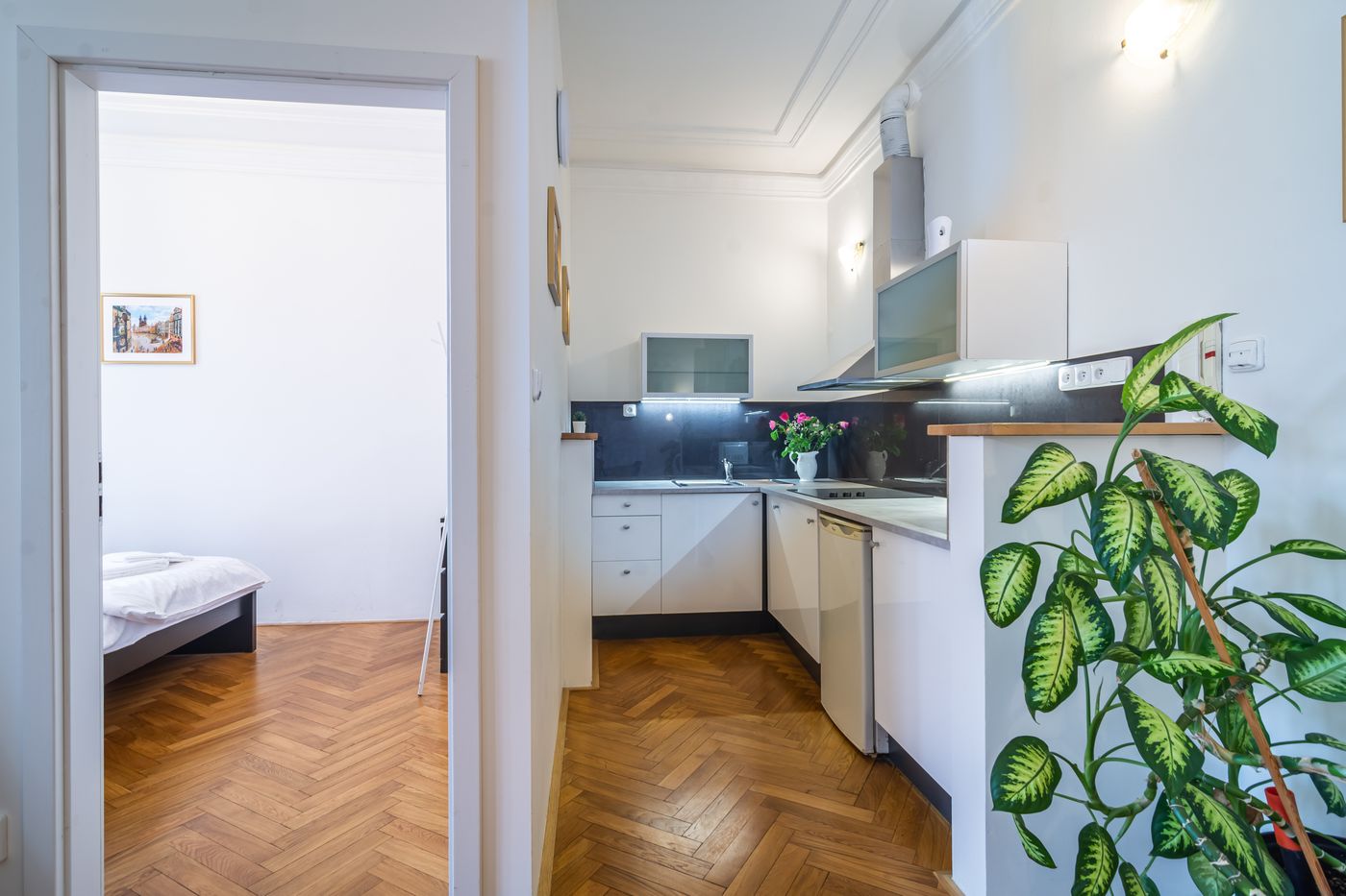 Royal-Road-Residence-Room-39