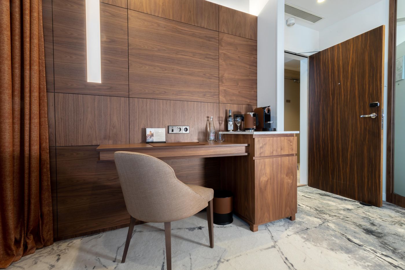 InterContinental-Paris---Champs-Elysees-Etoile--an-IHG-Hotel-Room-51