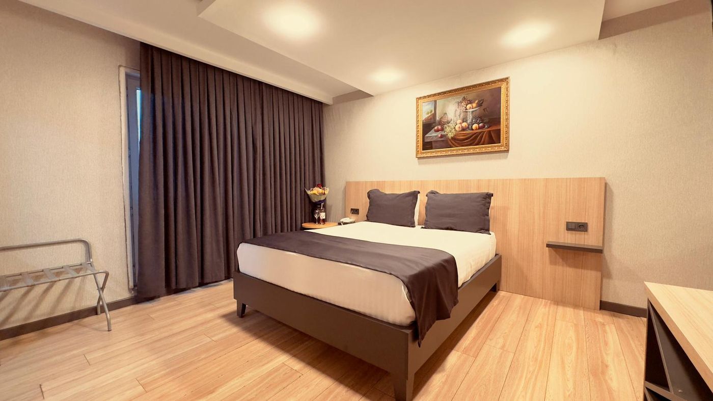 The-Greenpark-Hotel-Taksim-Room-4