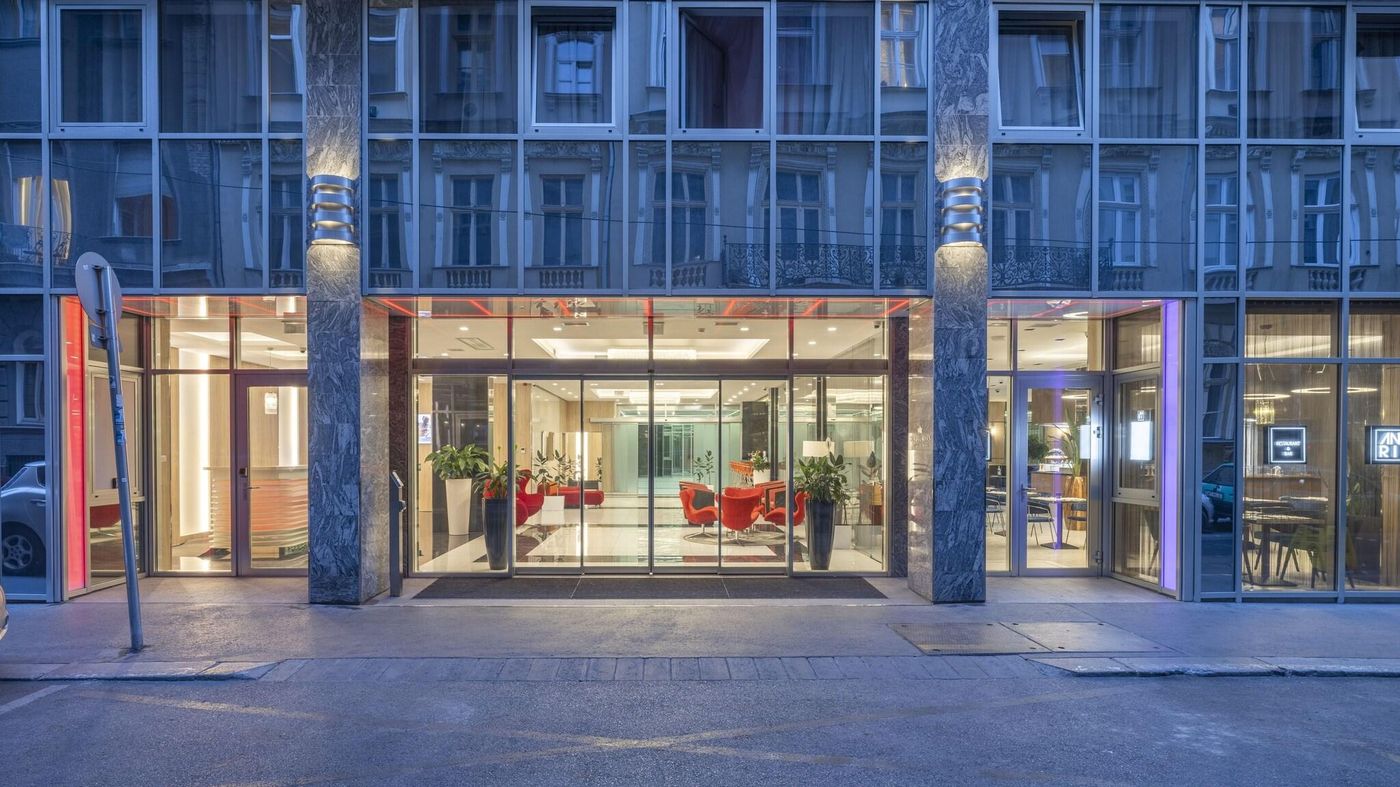 Silver-Crown-Hotel---Residence--Palace-Quarter-General-view-26