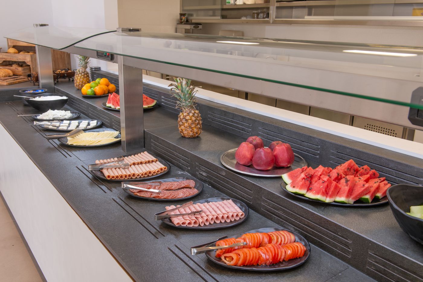 Mika-Villas-Restaurant-45