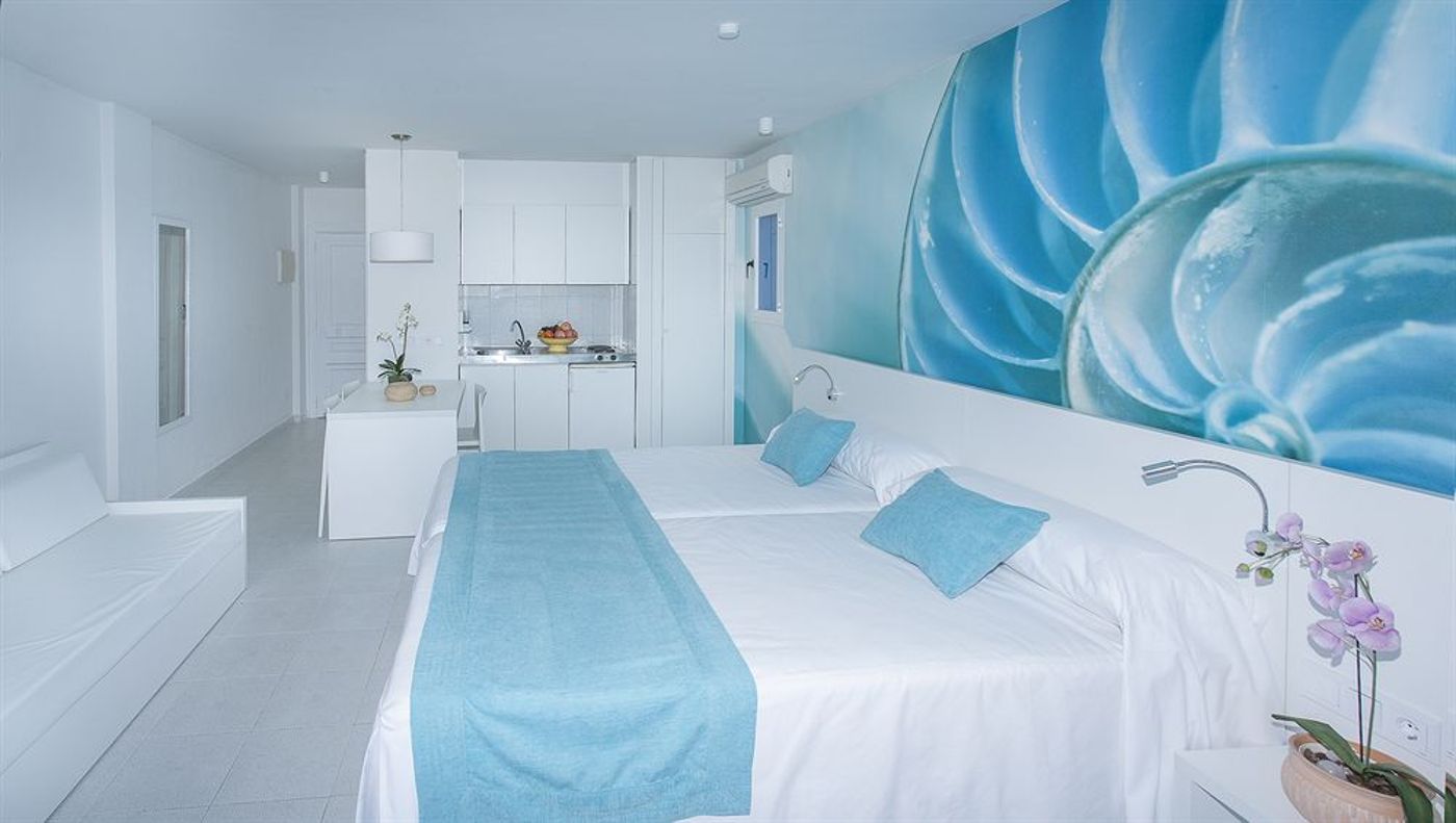 Marina Playa Apartments