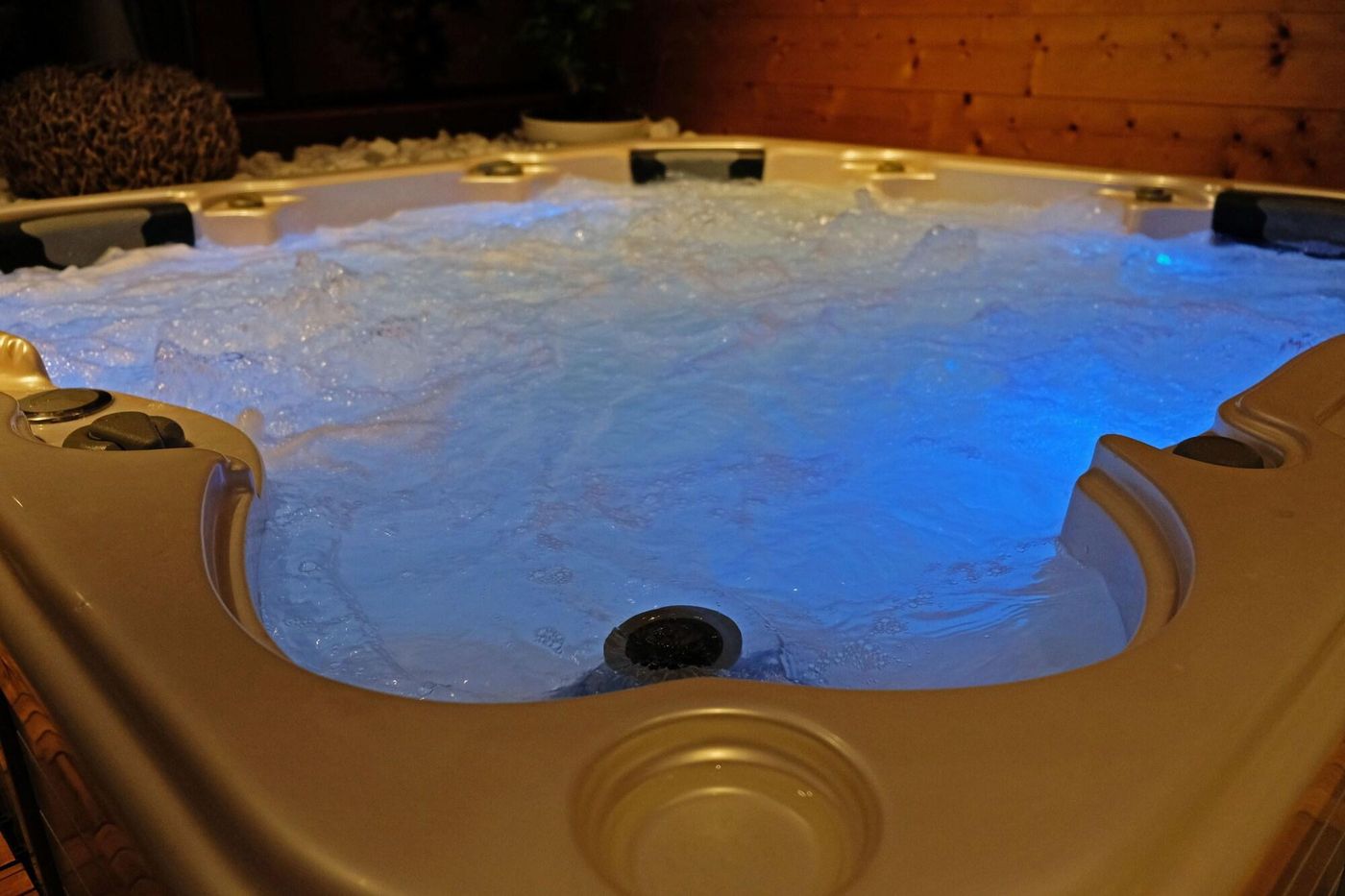 Au Coq Dort - France - chatillon sur chalaronne - Sports and Entertainment - 3