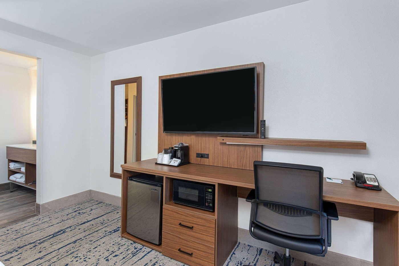 La Quinta Inn & Suites Nashville Airport-United States-NASHVILLE-Room-9