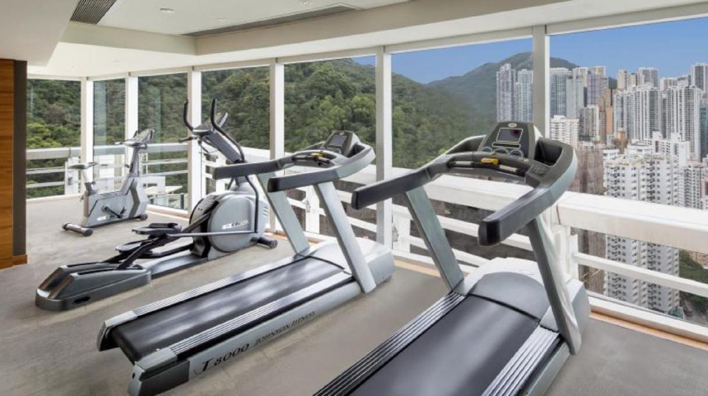 Nina-Hotel-Causeway-Bay-Sports-and-Entertainment-19