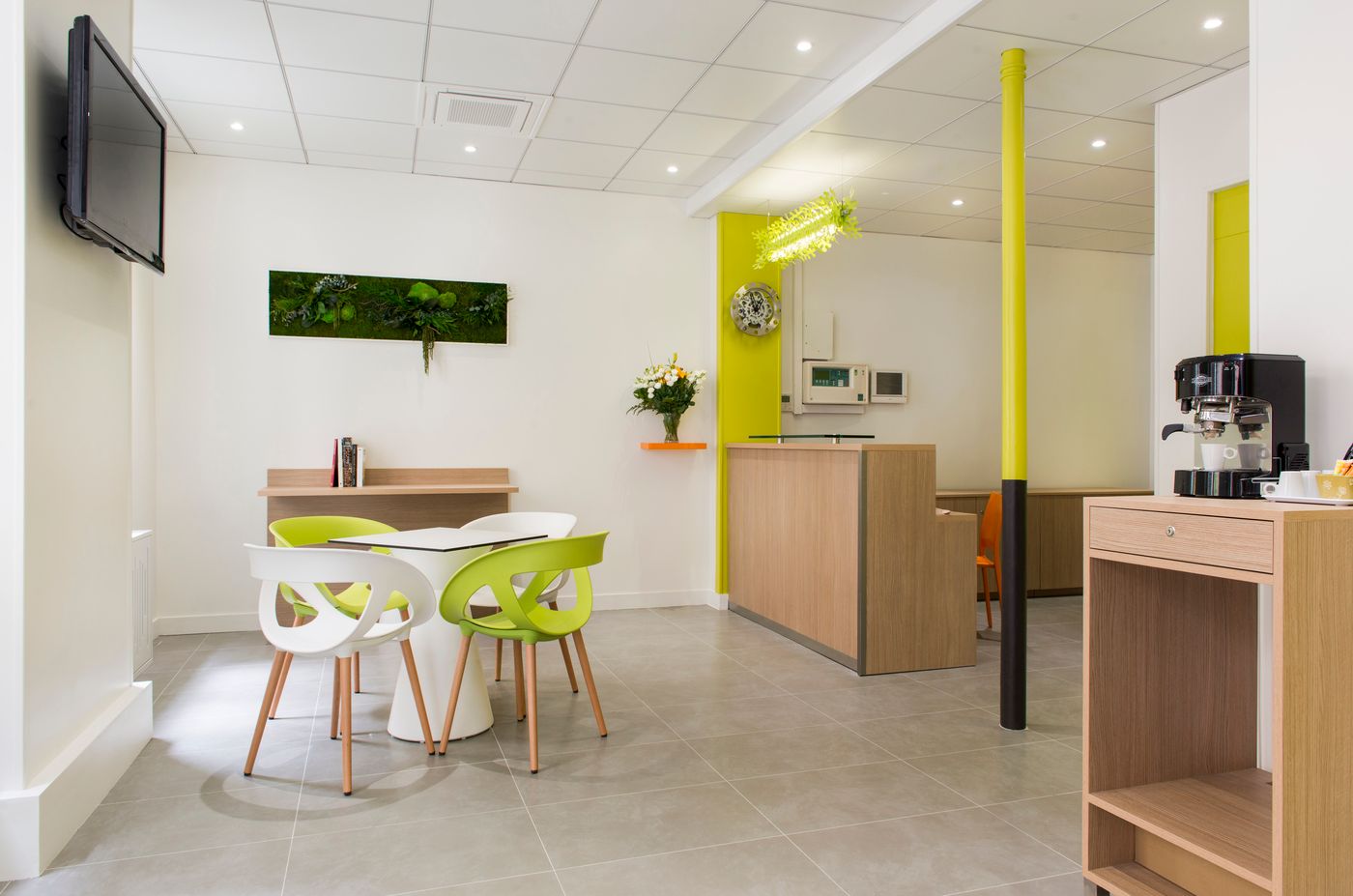 Bel-Oranger-Gare-de-Lyon-Lobby-4