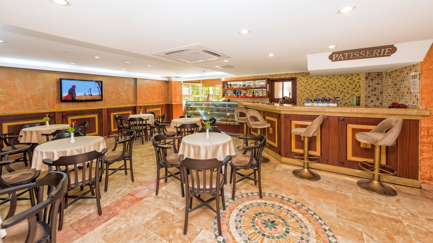 Royal-Atlantis-Beach-Bar-23