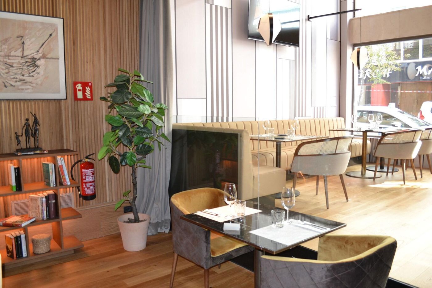 AC-Madrid-Avendia-de-America-Restaurant-15