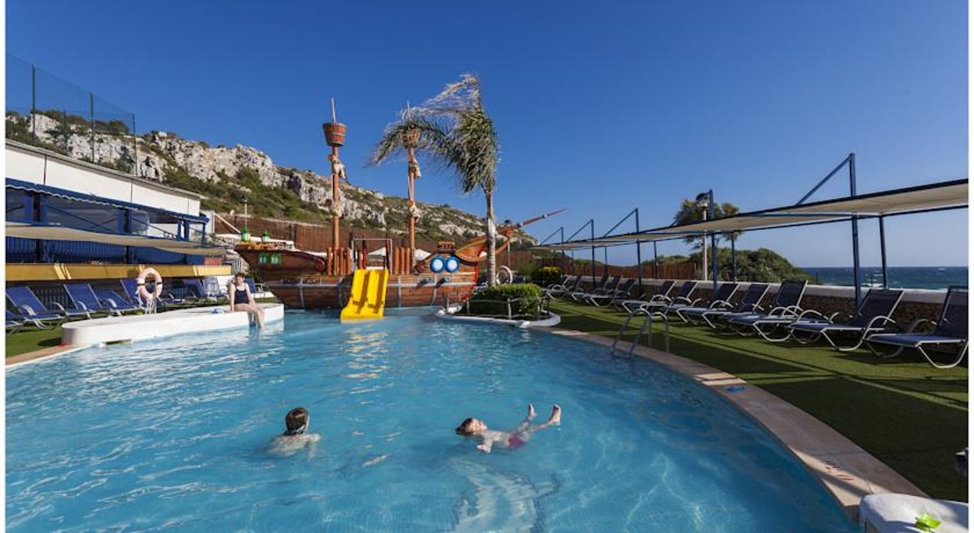 Royal Son Bou Family Club