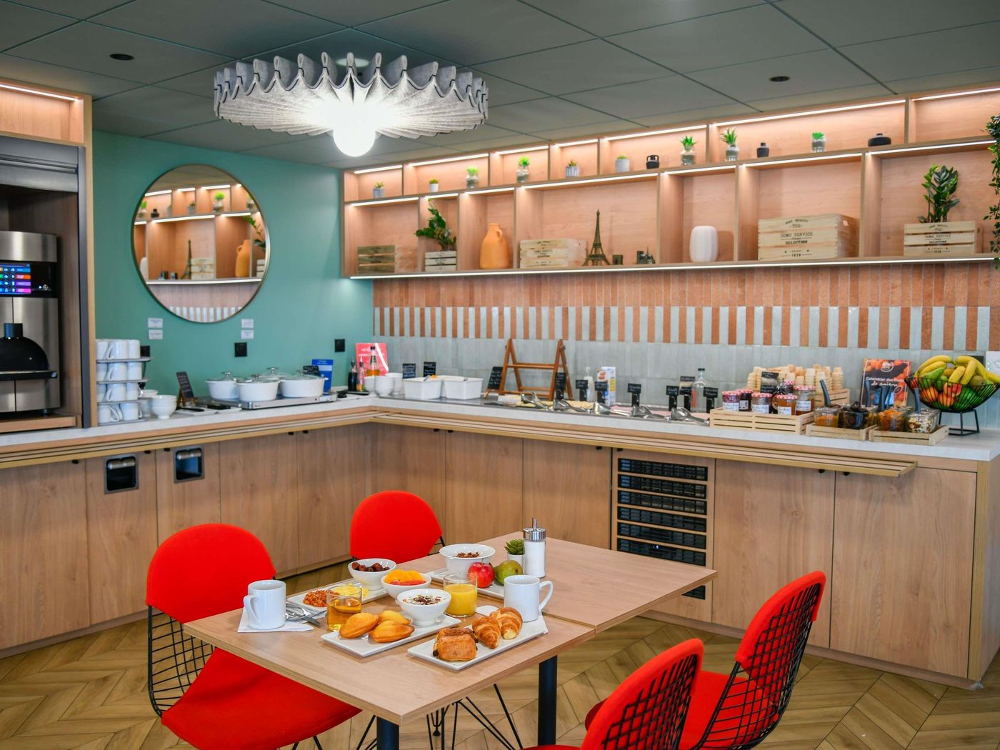 Ibis-Paris-Gare-du-Nord-Chateau-Landon-10th-Hotel-Restaurant-10