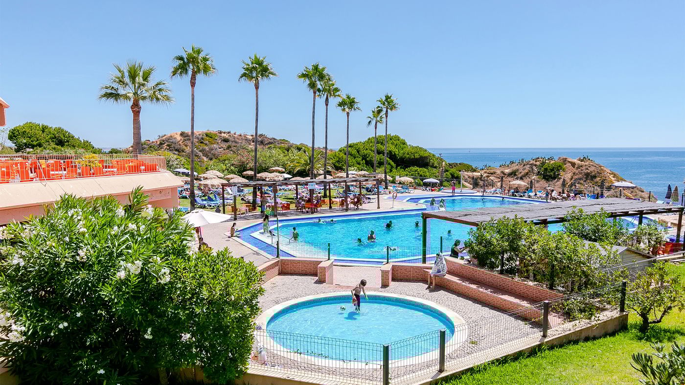 Auramar-Beach-Resort-Pool-3