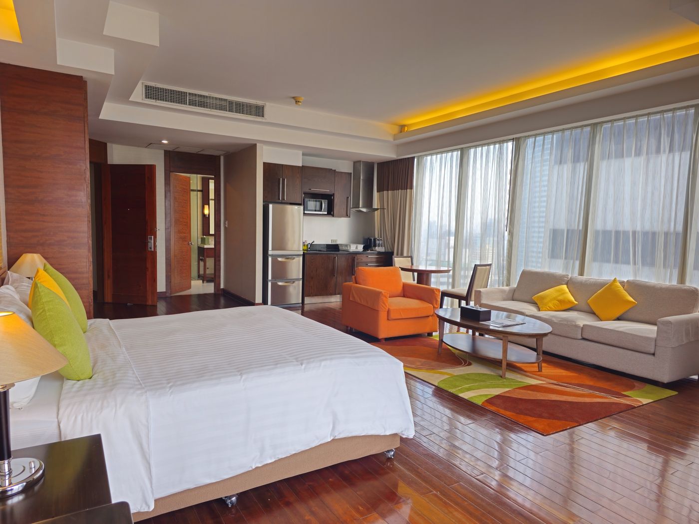 Column-Bangkok-Room-14