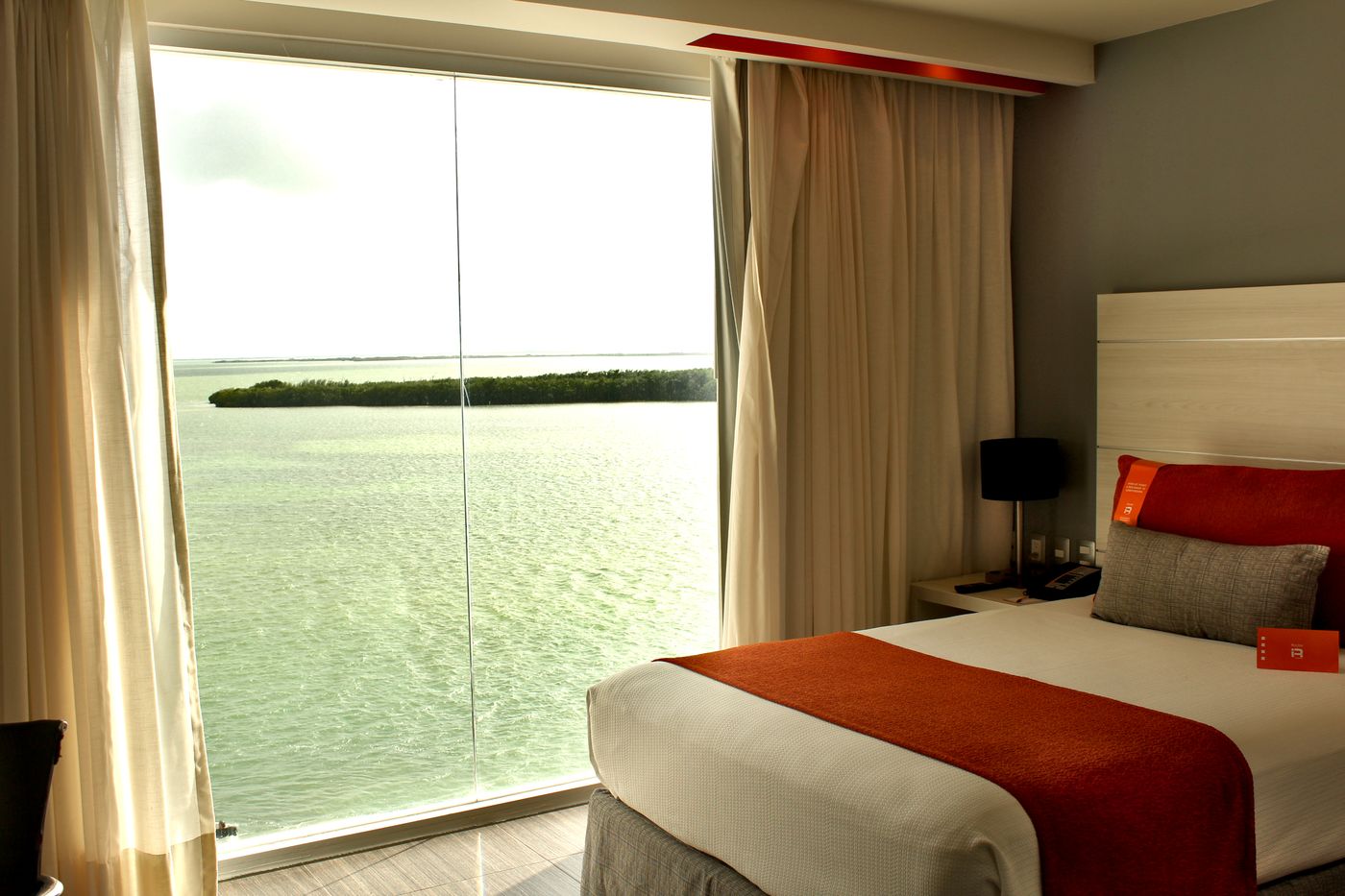 Real-Inn-Cancun-Room-35