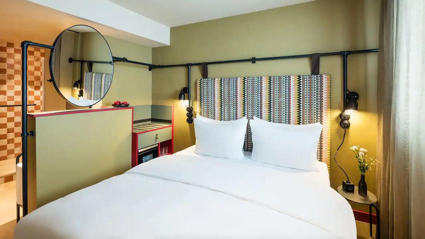 Me-and-All-Berlin-East-Side--part-of-JdV-by-Hyatt-Room-16