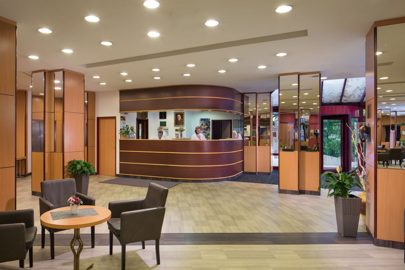 Benczur-Hotel-Lobby-2