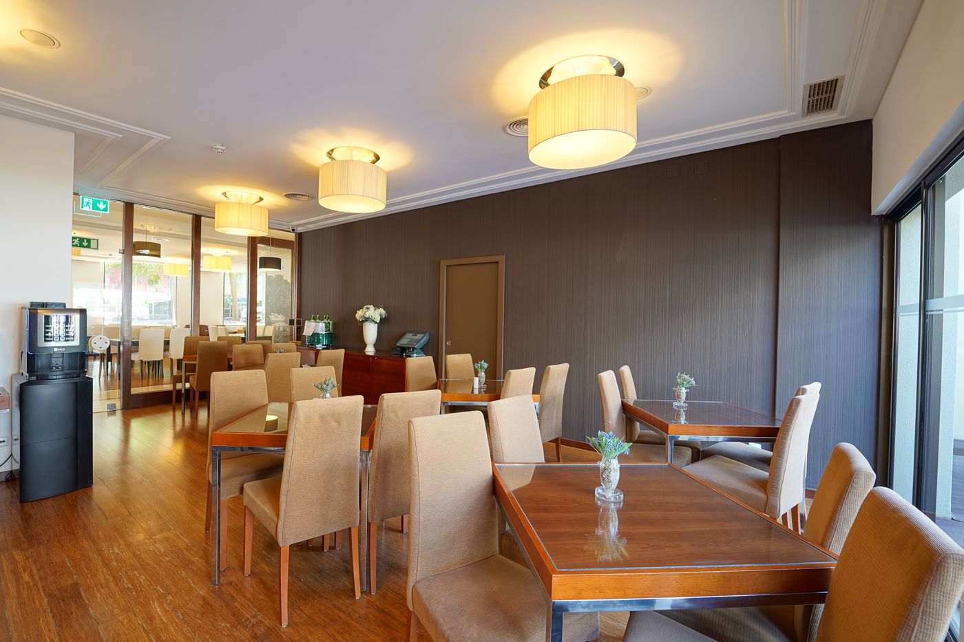 Legendary-Lisboa-Suites-Restaurant-8