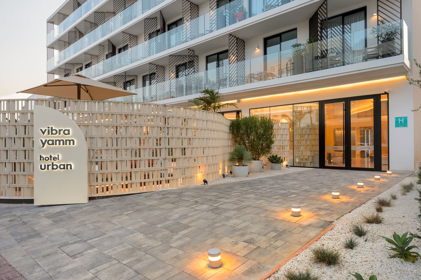 18.08.25 Vibra Yamm Urban Hotel - Adults Only