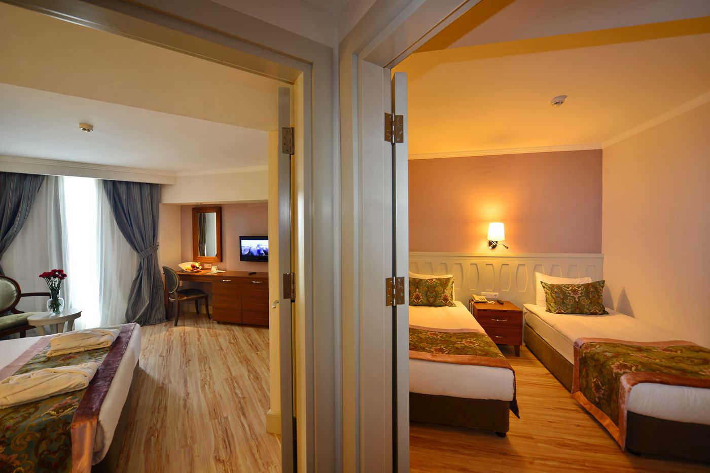 Side-Crown-Serenity-Room-22