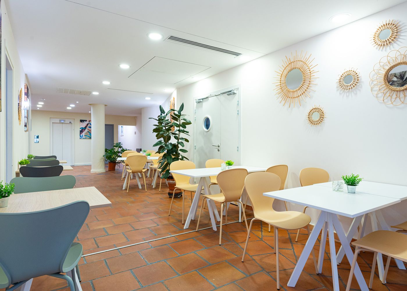 Appart-City-Confort-Cannes-Le-Cannet-Restaurant-32