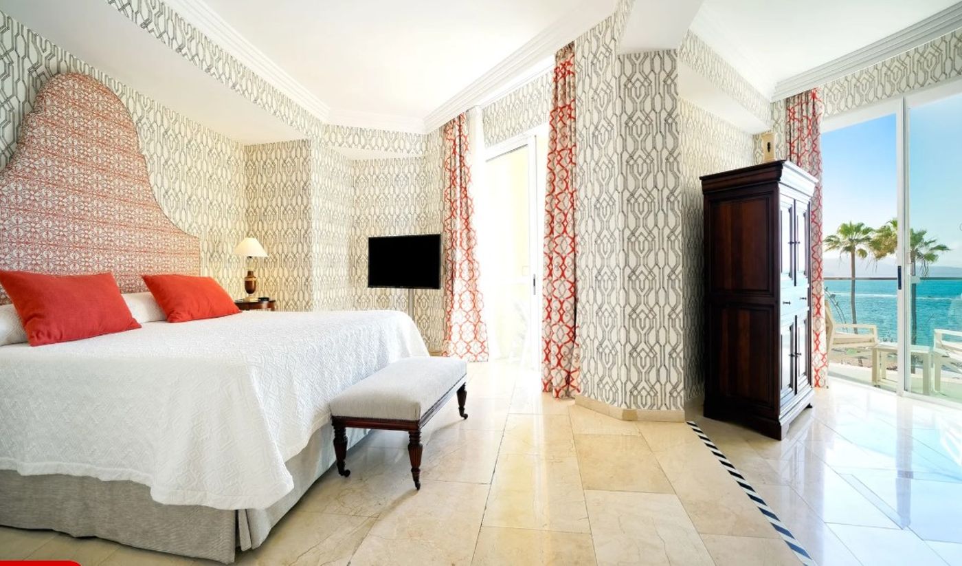 Bull-Reina-Isabel---Spa-Room-14