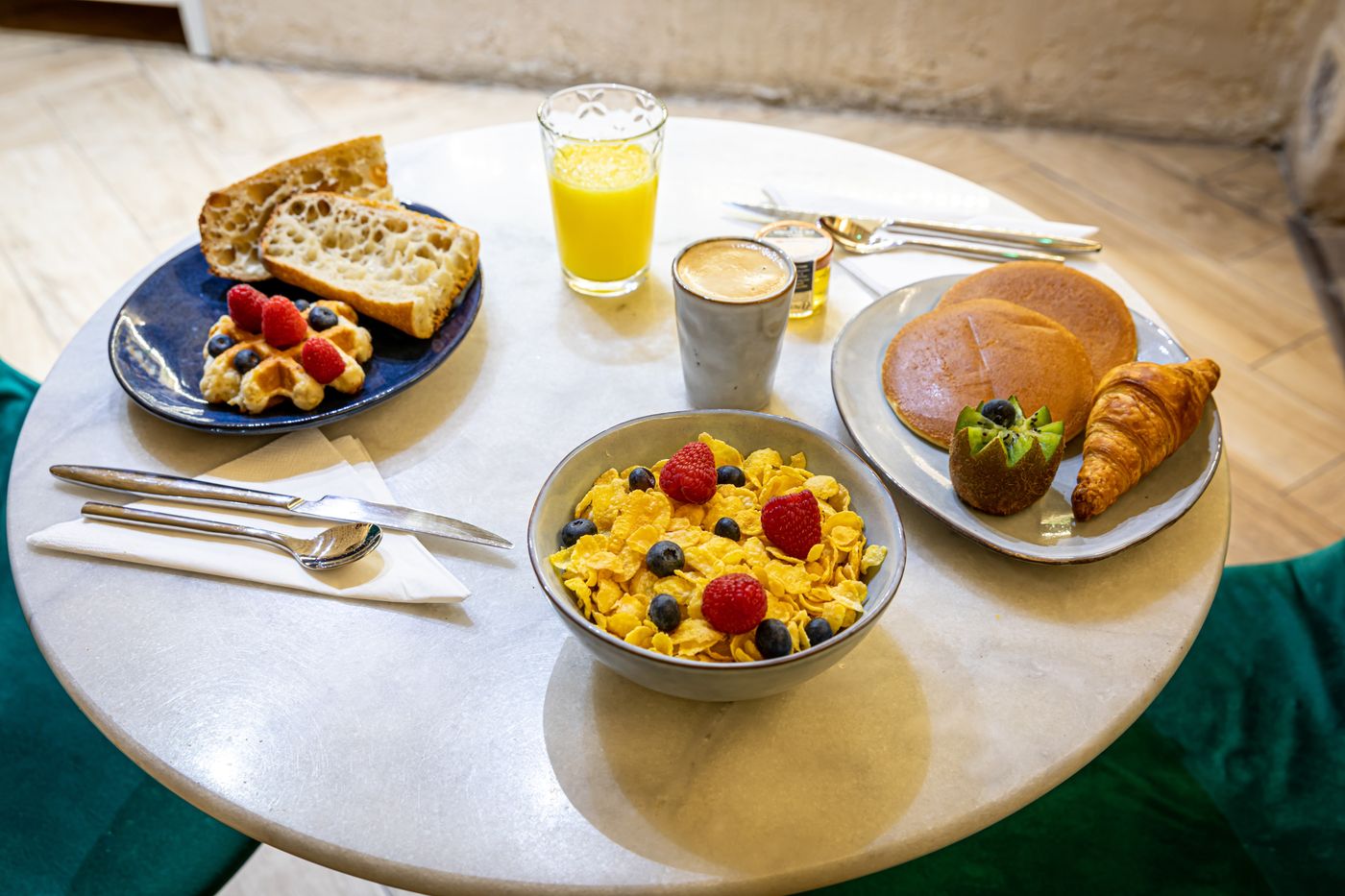 Hotel-Romance-Malesherbes-by-Patrick-Hayat-Restaurant-33