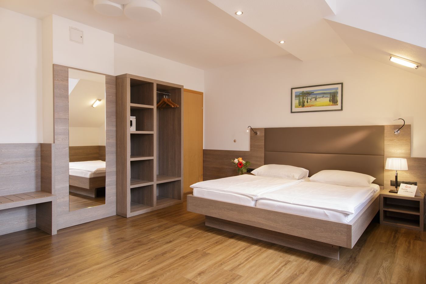 Lucia - Austria - Vienna - Room - 7
