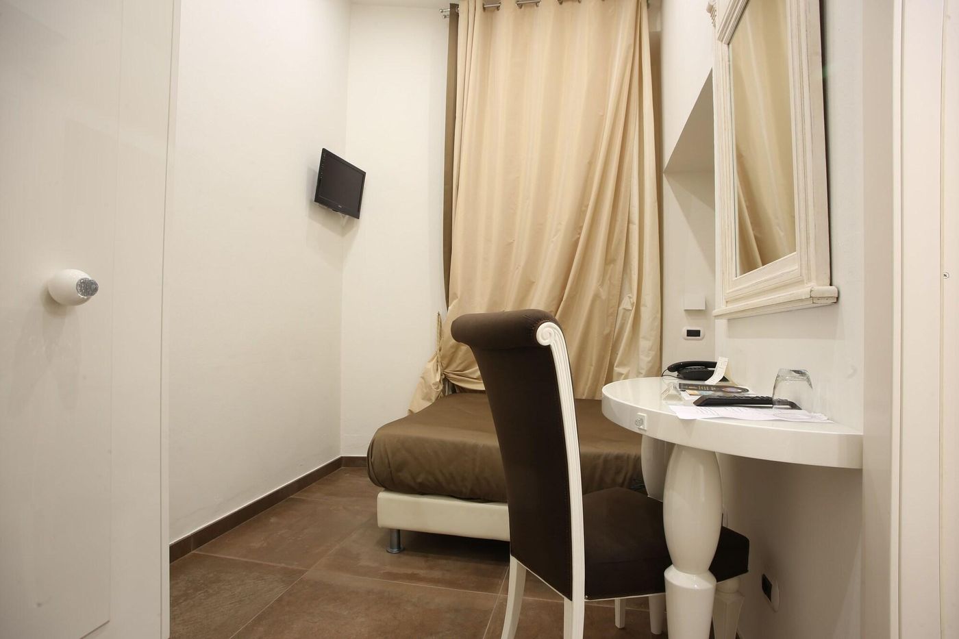 Columbia-Charming-Spa-Room-52