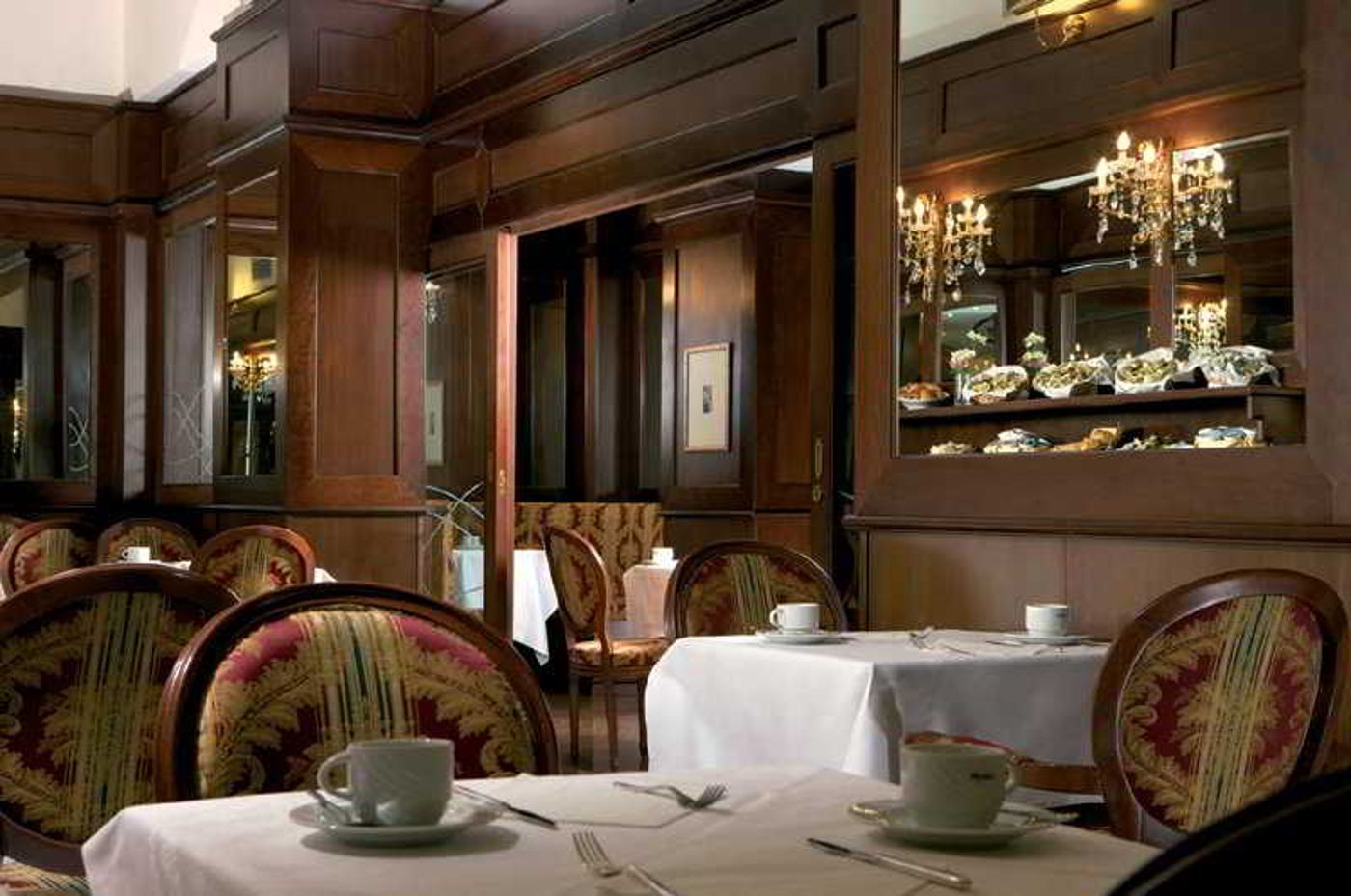 Mythos-Restaurant-20