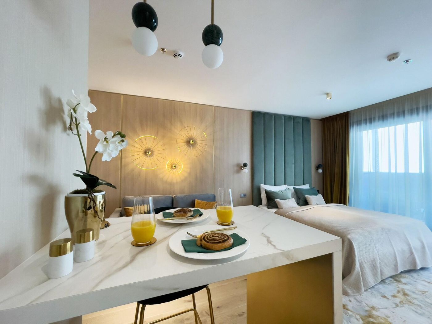 Hotel-Emerald---Suites-Room-53