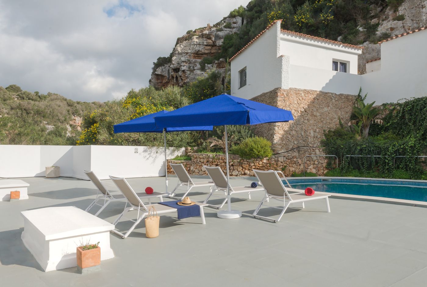 IBB-Paradis-Blau-Pool-4