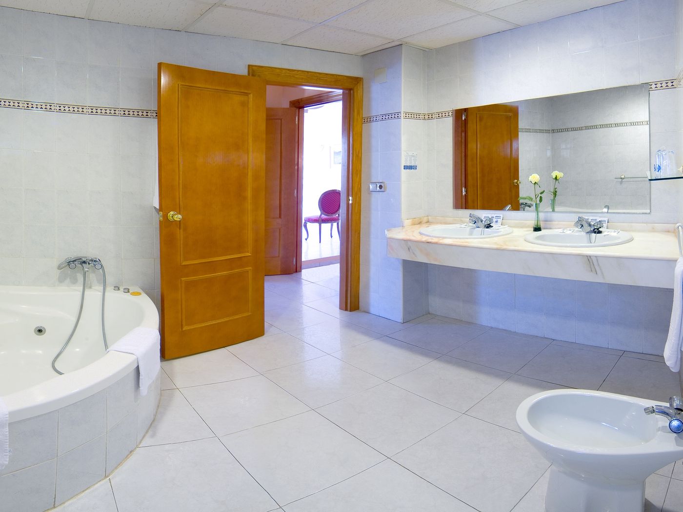 Magic-Cristal-Park-Room-25