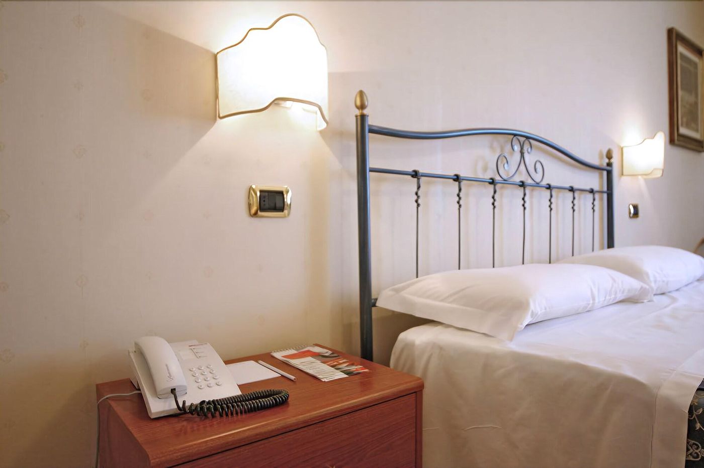 Hotel-Villa-Luigi-Room-16