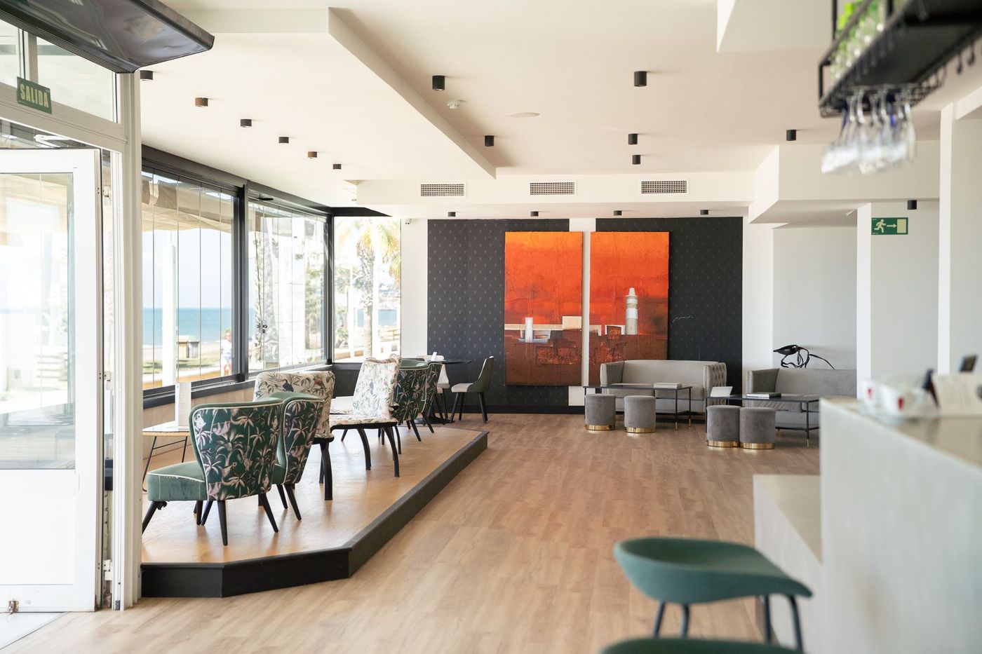 Fay-Victoria-Beach-Bar-32