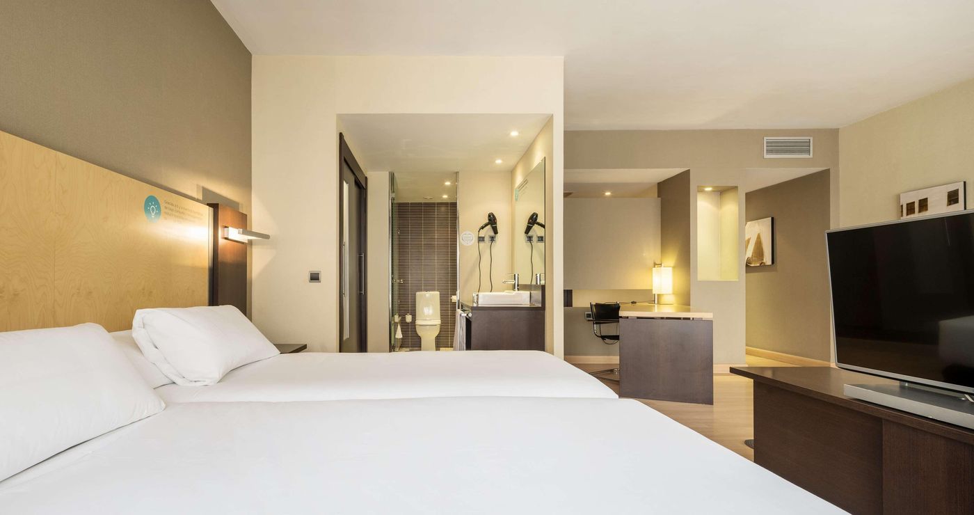 Ilunion-Suites-Madrid-----Room-18